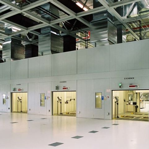 Außenansicht mehrerer NVH-Prüfstandkabinen